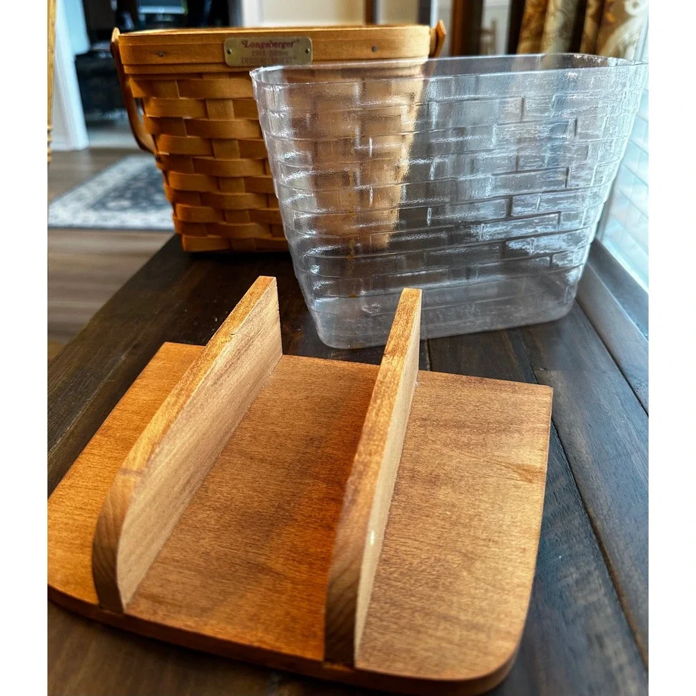 Longaberger 1995 Edition Dresden Basket with Liner and Wooden Divider Handwoven